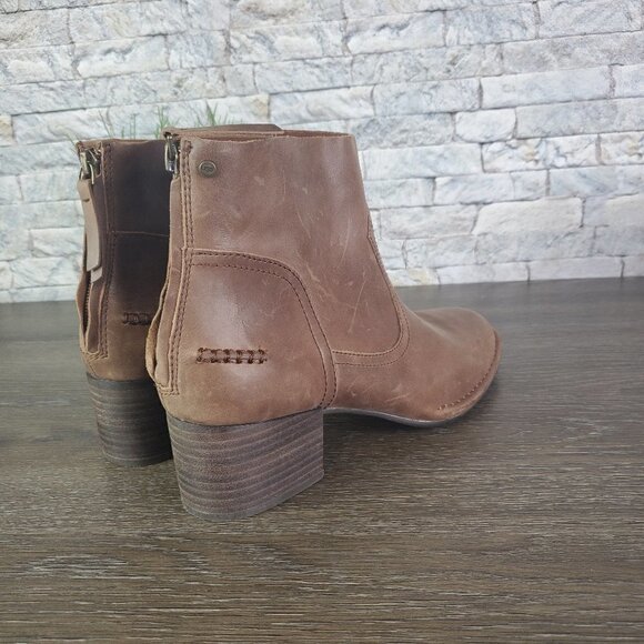 New UGG BANDARA LEATHER ANKLE BOOT - Picture 4 of 10